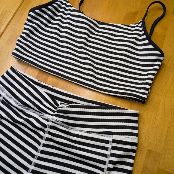 NWOT Striped Black/White Ribbed Reversible Top & Shorts Bottoms Bikini Set - Picture 8 of 9